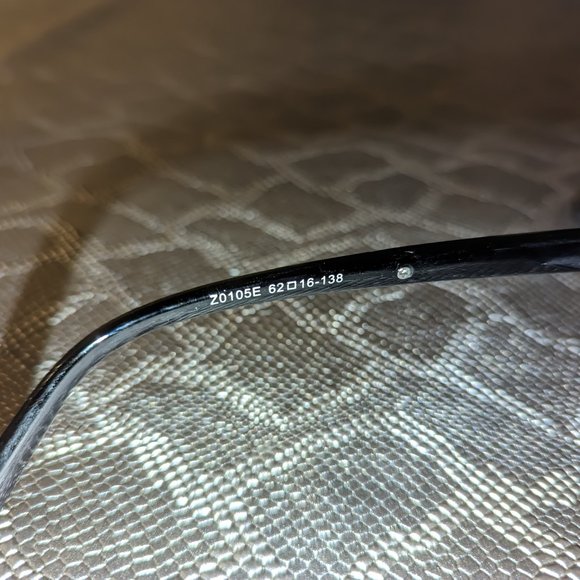 LOUIS VUITTON Evidence Sunglasses!! - Picture 3 of 7